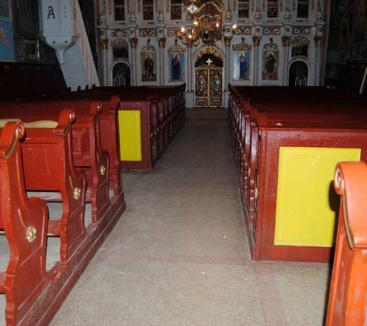 Greco-catolicii din Văşad au intrat în biserica din localitate cu jandarmii